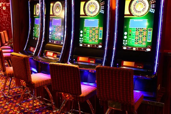 sambeltoto Allbet live-dealer table on mobile phone showing baccarat game interface