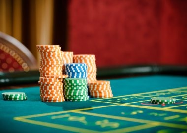 sambeltoto roulette wheel live-dealer interface with betting layout and game information